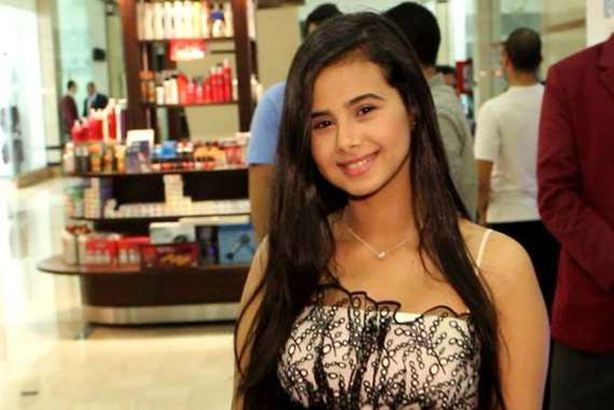 الفنانة منة عرفة