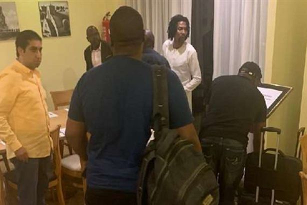 شيحة فى استقبال بعثة منتخب الكاميرون