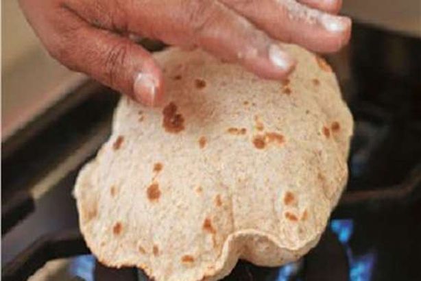 العيش المقمر