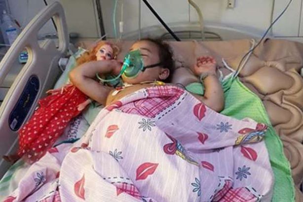 صورة سابقة للطفلة "جنة" ضحية التعذيب