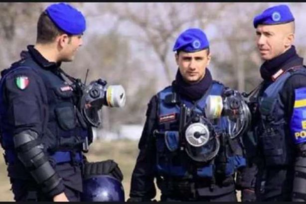 الشرطة الإيطالية