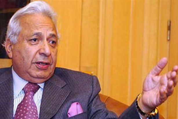 الدكتور أحمد عكاشة، أستاذ الطب النفسي