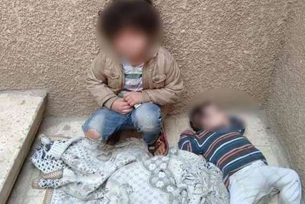 طفلي بئر السلم