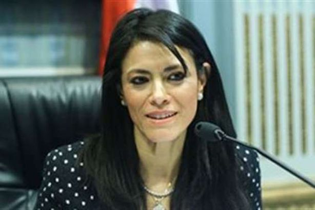 وزيرة السياحة