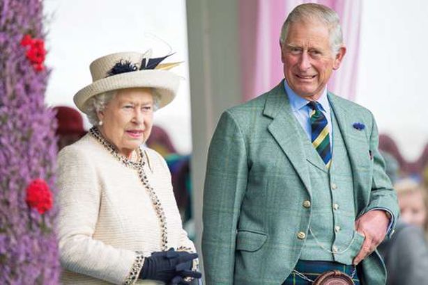 الملكة إليزابيث والأمير تشارلز
