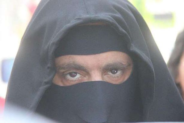 أحمد السقا بالنقاب