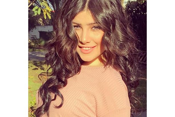 127-123932-hanan-khader-competes-most-beautiful-title-2