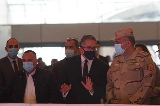 وزير السياحة والآثار ورئيس الهيئة الهندسية للقوات المسلحة