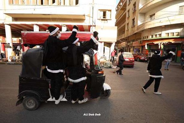 احتفالات الشباب العراقي بالكريسماس