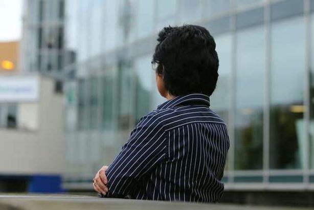 امرأة تعاني من الإثارة الجنسية المتكررة