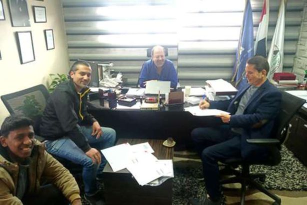 اللاعب أثناء ضمه