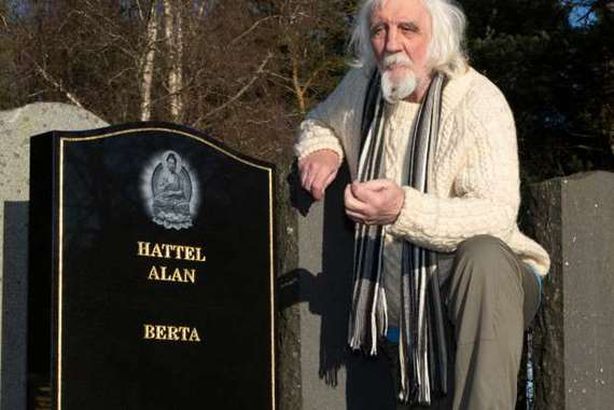 الاستكلندي "آلان هاتل"