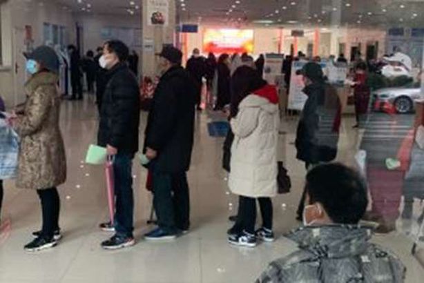 السلطات البريطانية تتعقب 2000 صيني

