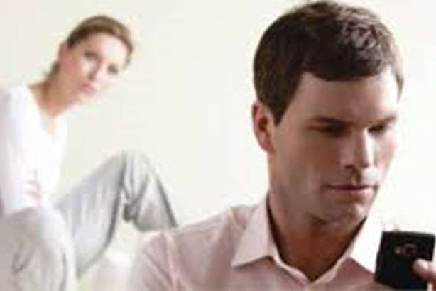 أشك في علاقة زوجتى بأحدهم