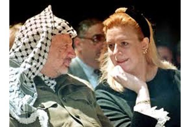 الرئيس الفلسطيني الراحل  ياسر عرفات و زوجته