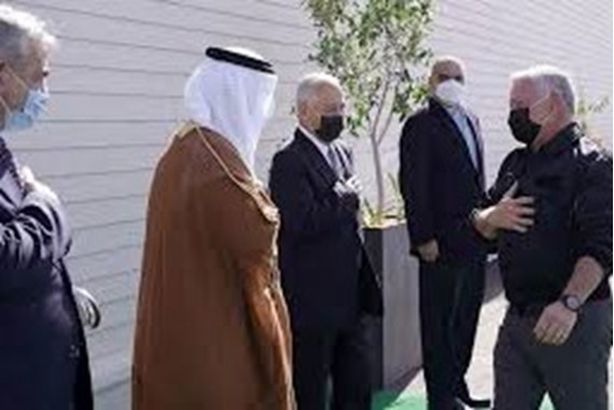 الملك  عبد الله يفتتح مستشفي بن زايد 
