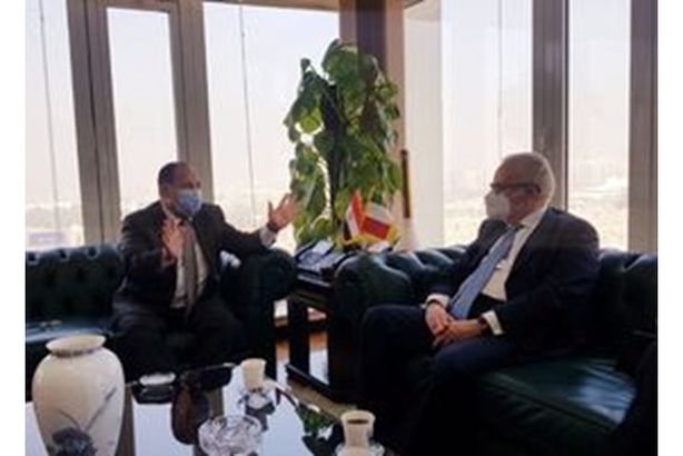وزير المالية والسفير الايطالي بالقاهرة