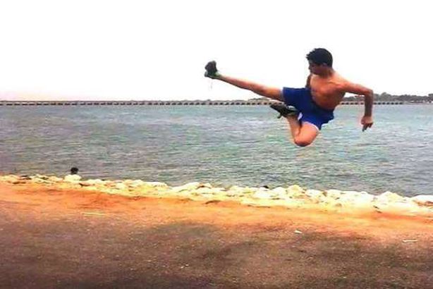 لاعب الفنون القتالية محمد مجاهد