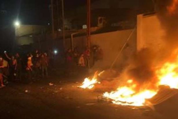 اقتحام القنصلية الإيرانية وإحراقها

