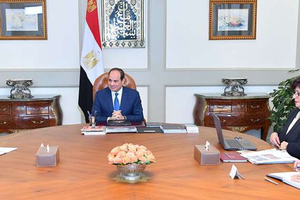 السيسي يجتمع بوزيرة الثقافة ورئيس الوزراء