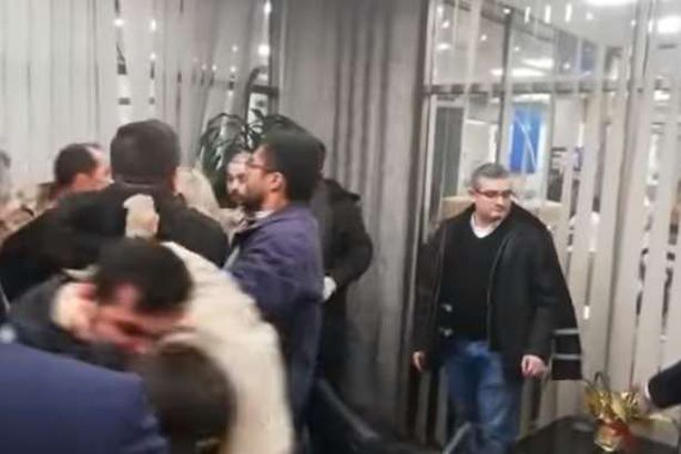 مشاجرة داخل بنك في لبنان