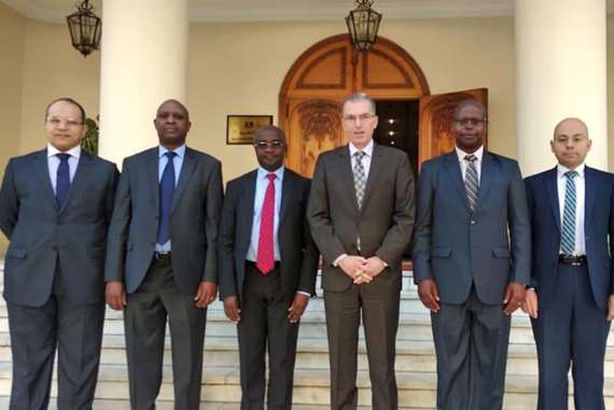 وفد من الدبلومسية الكينية