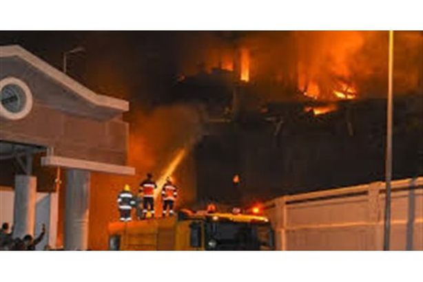 حريق مخزن البضائع بميناء الإسكندرية