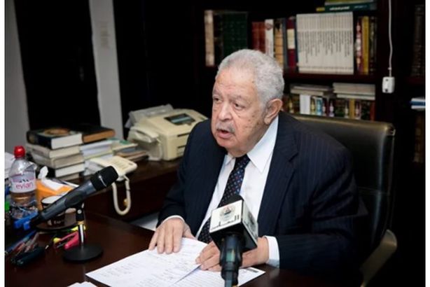 نقيب المحامين