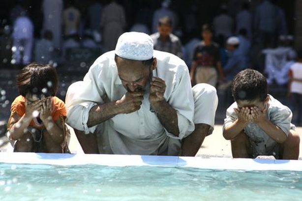 أطباء: الوضوء شفاء ودواء