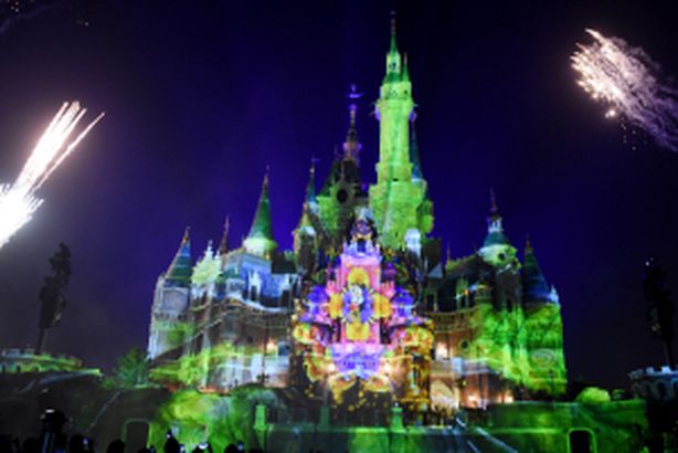 أسرار إنشاء "ديزني لاند إسلامية" في الصين