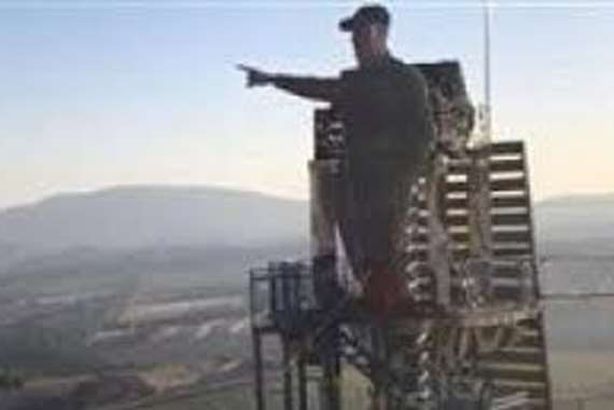 حزب الله يحتفل بتمثال لقاسم سليماني في جنوب لبنان