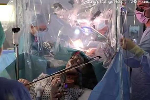 أثناء إجراء الجراحة