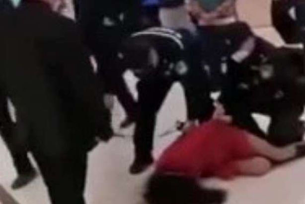 «رعب كورونا»: اعتقال امرأة.. وحبس أخرى في الصين