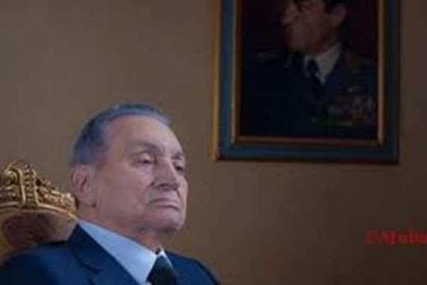 بعد صلاة الجنازة.. نقل جثمان مبارك بطائرة إلى المقابر