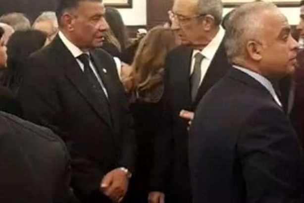 زكريا عزمي في عزاء مبارك