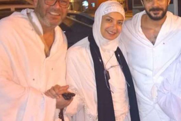 منال سلامة وعائلتها