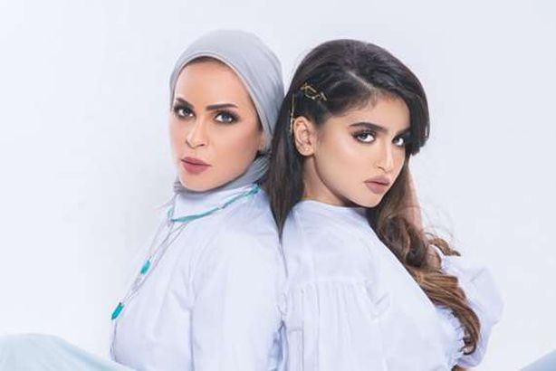 حلا الترك ووالدتها