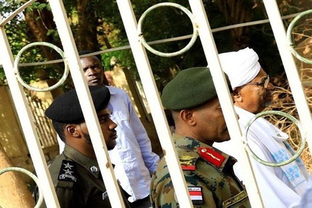 السودان يشن حملة اعتقالات