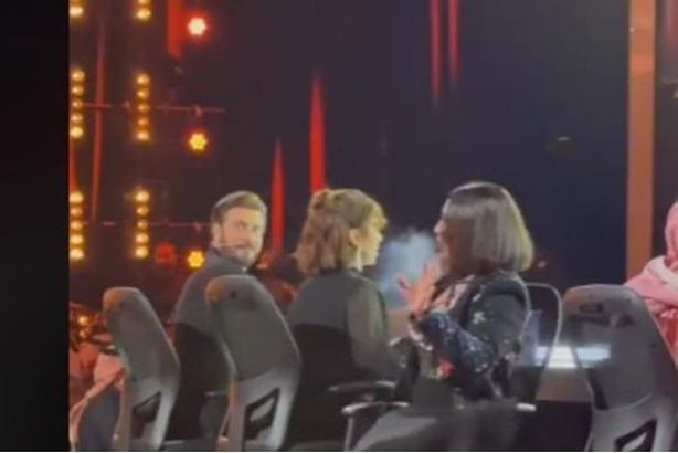 135-173008-asala-saudi-idol-cigarette-2