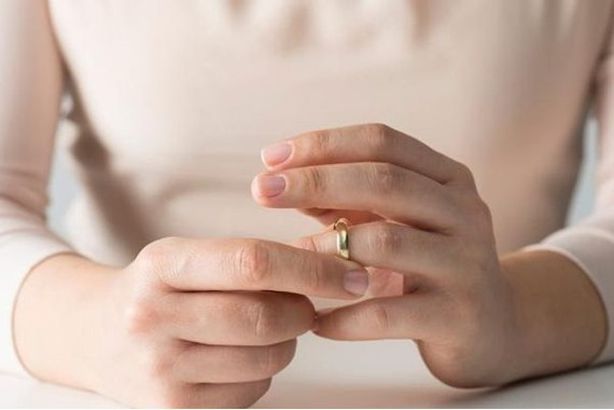 173-220957-marriage-divorce-egypt-court_700x400