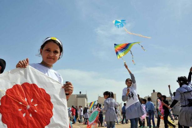 "الطائرات الورقية" تحلّق بأطفال غزة بعيدا عن الحصار