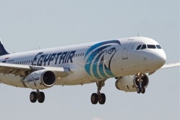 "مصر لطيران": لم نستعن بشركات للبحث عن الصندوقين الأسودين
