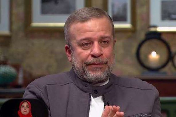 شريف منير يبكي