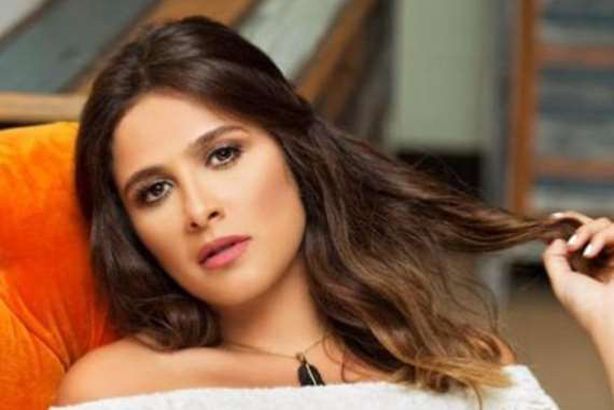 ياسمين عبد العزيز