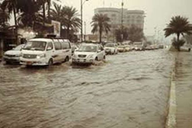 بسبب الطقس انهيار منزل وسقوط 6 أعمدة كهربائية في سوهاج