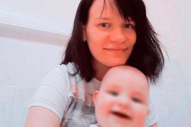 بعد يومين.. رضيعة على قيد الحياة مع جثة أمها المقتولة