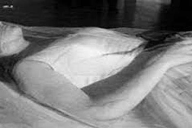 عروس الشرقية.. سقطت بين المعازيم وفارقت الحياة