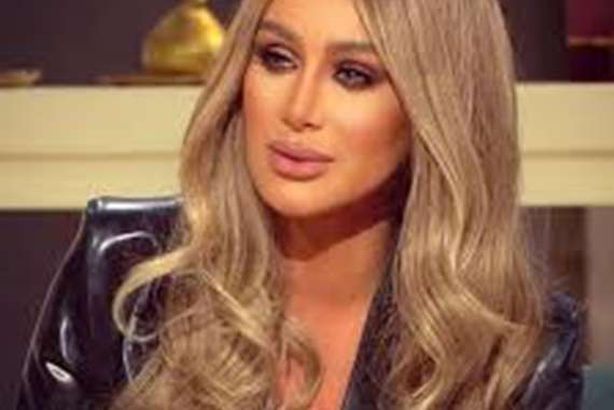 فنانة شهيرة : عاوز تعرف علاقتي بالرجل " اسأل الكهربا"