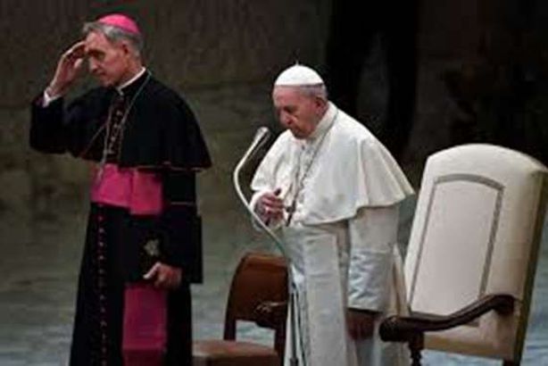 رسميا.. الفاتيكان يعلن عن أول إصابة بكورونا