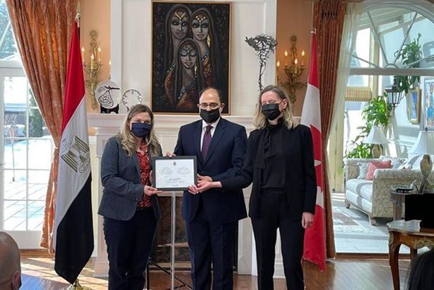 كندا تسلم مصر قطع أثرية للإله "باسنت "
